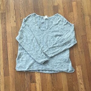 H&M Light Gray V-Neck Sweater for Women